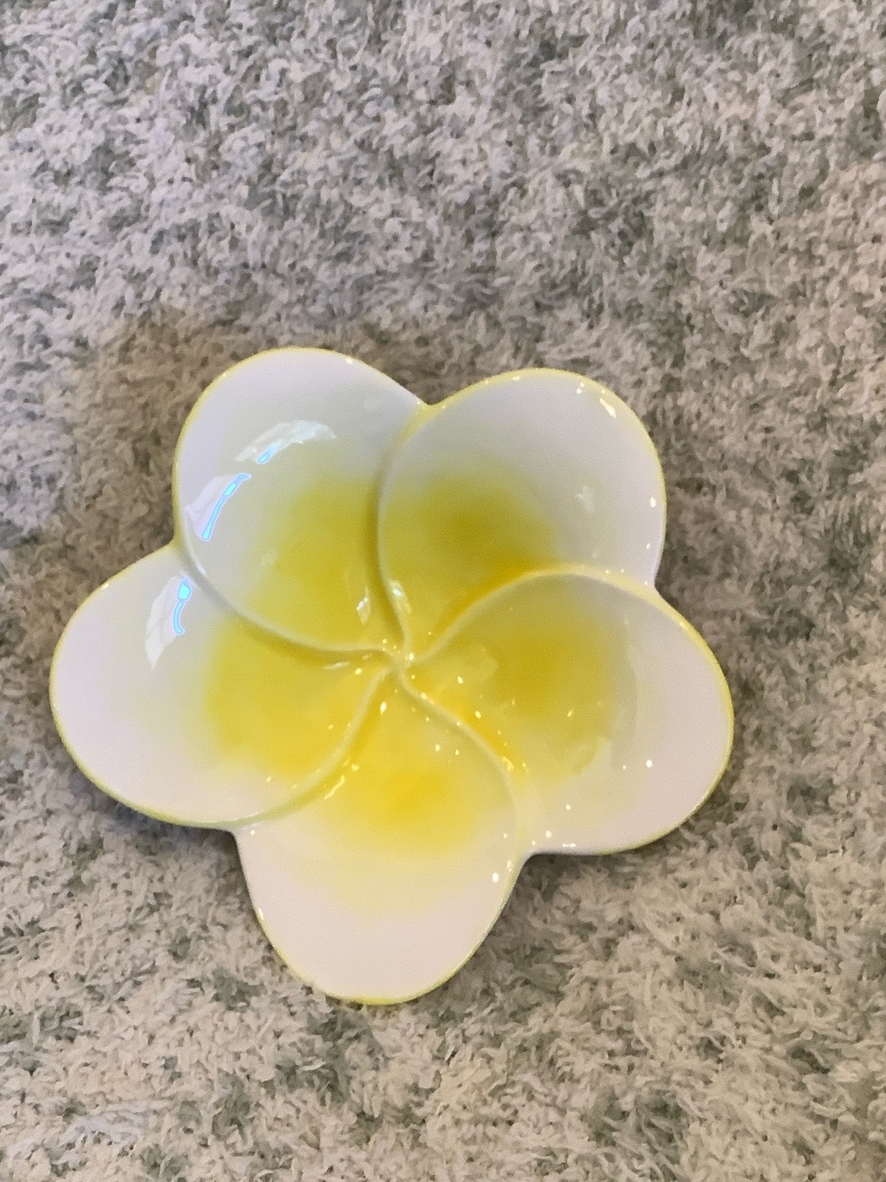 Yellow and White Tropical Plumeria Flower Shaped Decorative Dish or Soap Dish HC - Picture 13 of 13